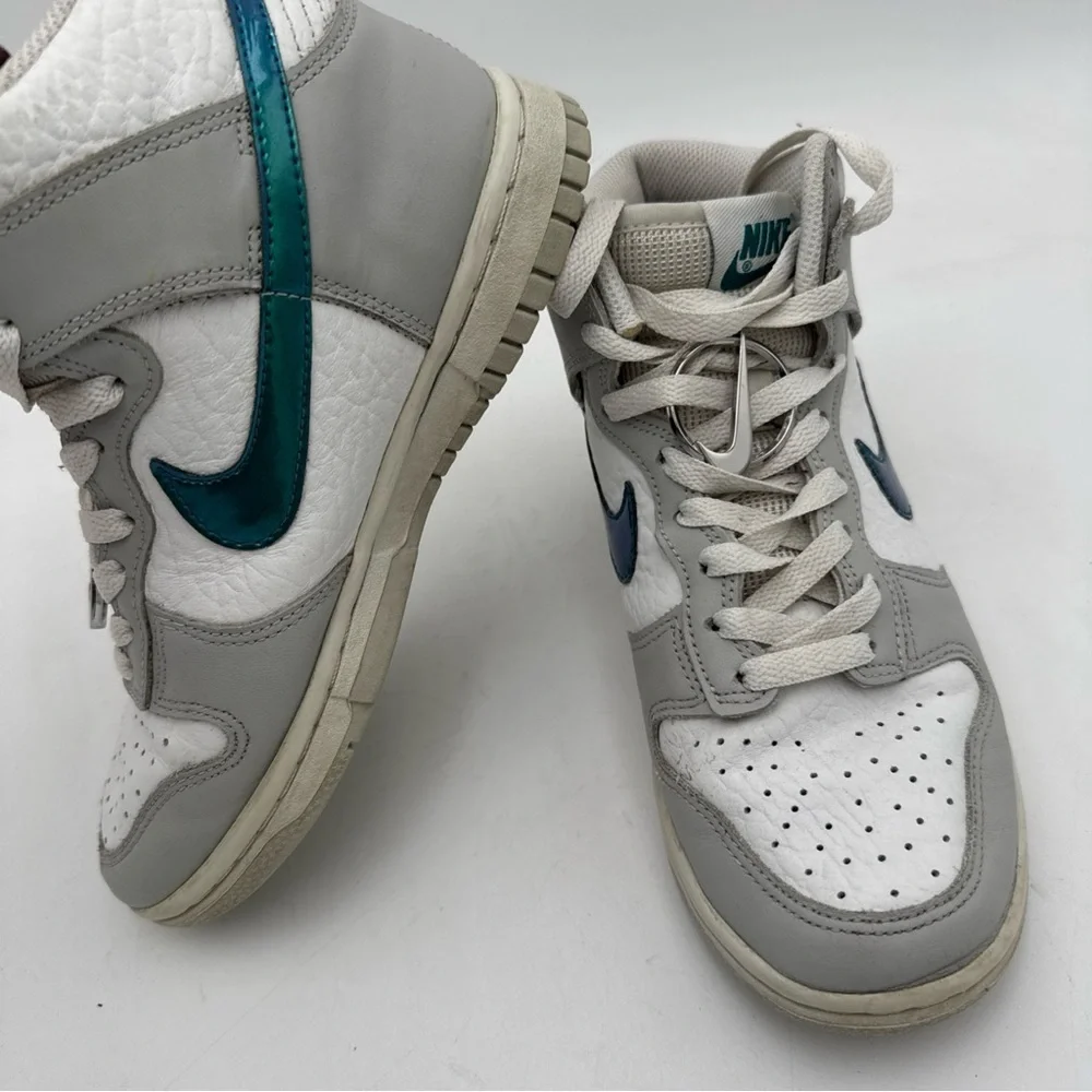 Nike Dunk High FLS Casual Shoe Summit White Grey Fog DR7855-100 Womens Size 5.5